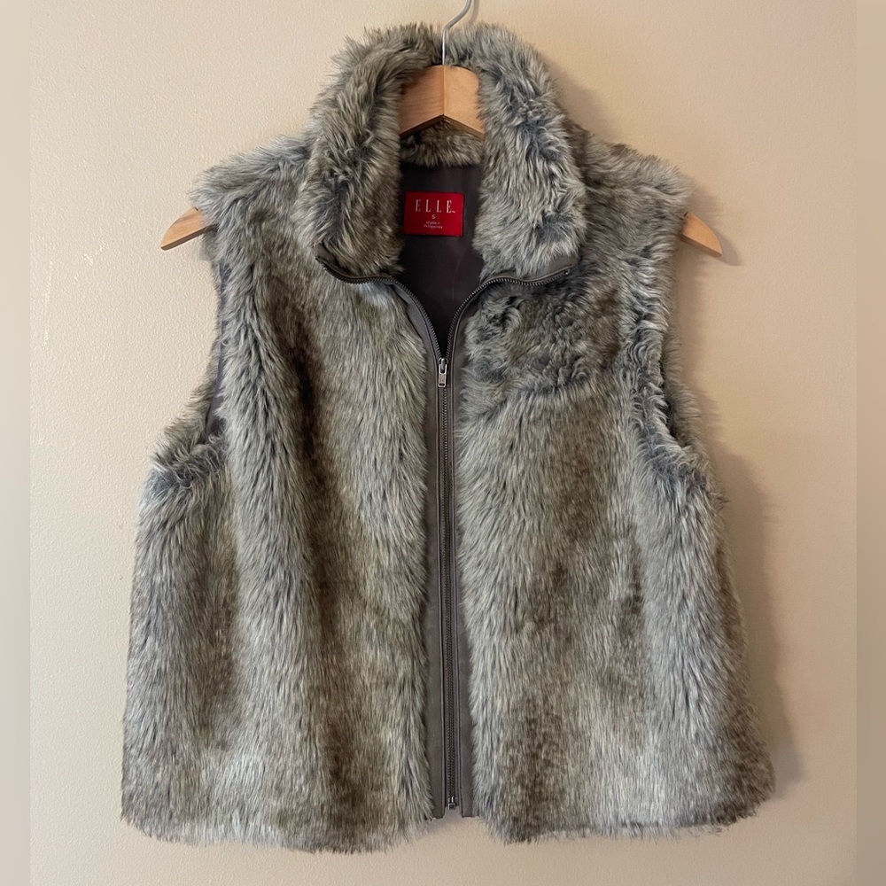 Elle Faux Fur Zip Up Vest Size Small